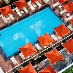 Отель Novotel Suites Nice Airport бассейн