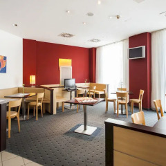 AZIMUT Hotel Vienna кофейня