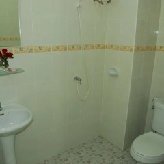 Отель Patong Palm Guesthouse ванная фото 4