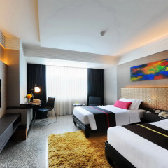 Отель DoubleTree by Hilton Bangkok Ploenchit 5* Улучшенный номер