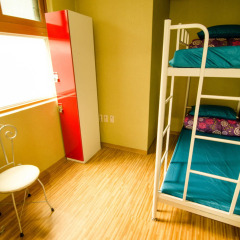 Kimchee Sinchon Guesthouse - Hostel Стандартный номер с 2 отдельными кроватями