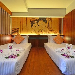 Отель Lap Roi Karon Beachfront 4* Улучшенный номер разные типы кроватей
