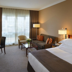 Movenpick Hotel & Apartments Bur Dubai 5* Стандартный номер с различными типами кроватей