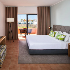 Отель Tivoli Marina Portimao 4* Улучшенные апартаменты с различными типами кроватей
