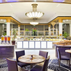 Отель Hilton Paris Charles De Gaulle Airport место для завтрака