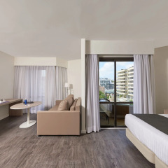 Отель Meliá Palma Marina 4* Стандартный семейный номер с различными типами кроватей