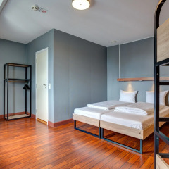 Отель Urban House Copenhagen by MEININGER 2* Кровать в женском общем номере с двухъярусной кроватью