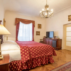 Отель U Zlateho Stromu 4* Апартаменты