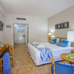 Отель Cavo Maris Beach 3* Стандартный номер с 2 отдельными кроватями