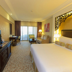 Отель Marjan Island Resort & Spa Managed by AccorHotels 5* Номер категории Премиум с различными типами кроватей