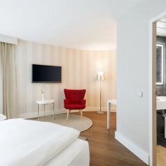 Отель NH Collection Frankfurt City 4* Номер категории Премиум с двуспальной кроватью