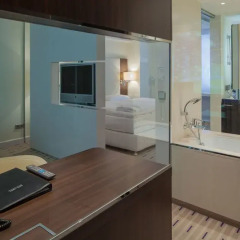 Отель Park Inn by Radisson Berlin Alexanderplatz комната для гостей фото 8