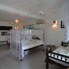 Отель Sea View Deepal Villa 3* Стандартный семейный номер с различными типами кроватей