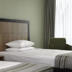 Leonardo Hotel Düsseldorf Airport - Ratingen комната для гостей