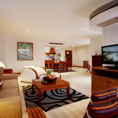 Отель Waterfront Suites Phuket by Centara Люкс с разными типами кроватей фото 2