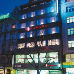 Отель Ramada by Wyndham Prague City Centre вид на фасад фото 2