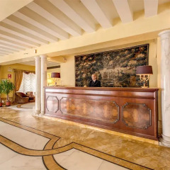 Hotel Continental ресепшен
