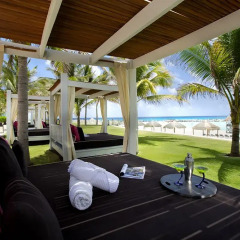 Отель Reflect Krystal Grand Cancun собственный двор