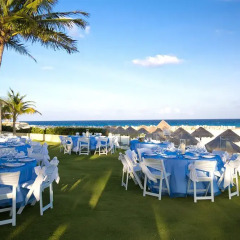 Отель Reflect Krystal Grand Cancun открытая банкетная зона
