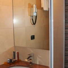 Best Western Hotel Mozart раковина ванной комнаты фото 3