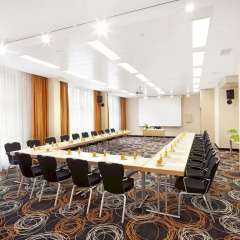 Moevenpick Hotel Nuernberg Airport конференц-зал