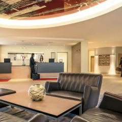 Mercure Hotel Frankfurt Airport лобби