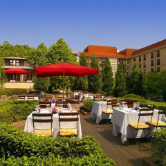 Отель The Westin Grand, Berlin столовая на открытом воздухе