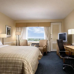 Отель Four Points by Sheraton Toronto Lakeshore Канада, Торонто - отзывы, цены и фото номеров - забронировать отель Four Points by Sheraton Toronto Lakeshore онлайн комната для гостей