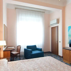Отель IH Hotels Milano Ambasciatori 4* Стандартный номер с различными типами кроватей фото 10