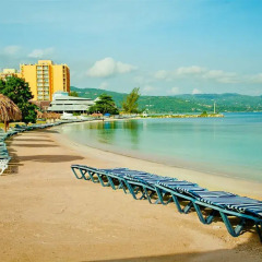 Отель Sunset Beach Resort Spa and Waterpark All Inclusive Ямайка, Монтего-Бей - отзывы, цены и фото номеров - забронировать отель Sunset Beach Resort Spa and Waterpark All Inclusive онлайн пляж фото 2