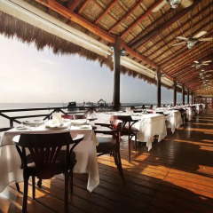 Отель The Royal Caribbean - An All Suites Resort Мексика, Канкун - 9 отзывов об отеле, цены и фото номеров - забронировать отель The Royal Caribbean - An All Suites Resort онлайн ресторан фото 2