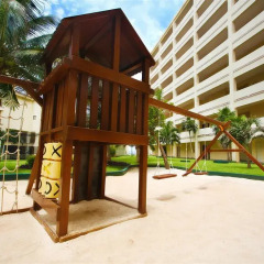 Отель The Royal Caribbean - An All Suites Resort Мексика, Канкун - 9 отзывов об отеле, цены и фото номеров - забронировать отель The Royal Caribbean - An All Suites Resort онлайн открытая детская игровая площадка
