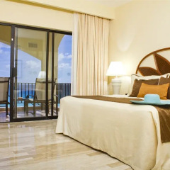 Отель The Royal Caribbean - An All Suites Resort Мексика, Канкун - 9 отзывов об отеле, цены и фото номеров - забронировать отель The Royal Caribbean - An All Suites Resort онлайн комната для гостей фото 3