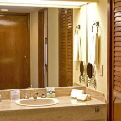 Отель The Royal Caribbean - An All Suites Resort Мексика, Канкун - 9 отзывов об отеле, цены и фото номеров - забронировать отель The Royal Caribbean - An All Suites Resort онлайн ванная