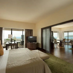 Отель Hilton Phuket Arcadia Resort and Spa 5* Люкс