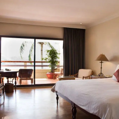 Отель The Royal Phuket Yacht Club 5* Улучшенный номер с различными типами кроватей фото 2
