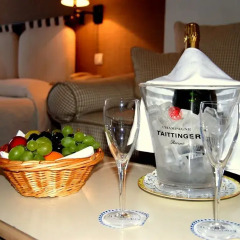 Отель Hôtel Le Grimaldi by Happyculture Франция, Ницца - 6 отзывов об отеле, цены и фото номеров - забронировать отель Hôtel Le Grimaldi by Happyculture онлайн в номере фото 2