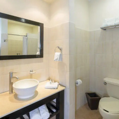 Hotel Nyx Cancun All Inclusive ванная