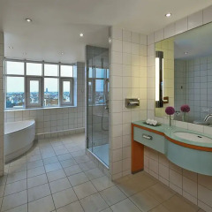 Отель Hilton Cologne ванная фото 8