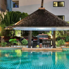 Sunbeam Hotel Pattaya бар у бассейна