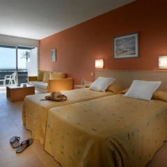 Отель Fiesta Hotel Don Toni Испания, Сант Джордин де Сес Салинес - 1 отзыв об отеле, цены и фото номеров - забронировать отель Fiesta Hotel Don Toni онлайн комната для гостей фото 2