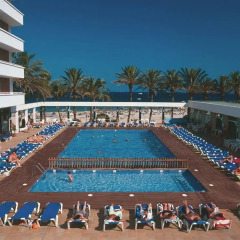 Отель Fiesta Playa d'en Bossa Испания, Сант Джордин де Сес Салинес - отзывы, цены и фото номеров - забронировать отель Fiesta Playa d'en Bossa онлайн