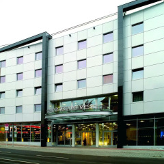 Hotel NH Düsseldorf City Nord вход в здание