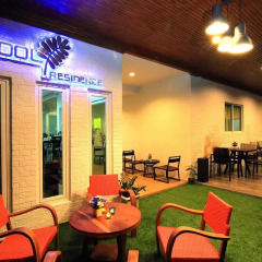 Отель Cool Residence лобби