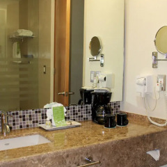 Отель Krystal Urban Cancun ванная