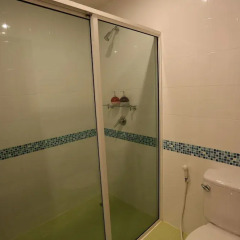 Отель Rojjana Residence ванная фото 3