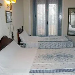 Отель Hostal San Lorenzo Стандартный номер фото 5