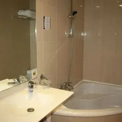 A&H Plaza del Liceo Hotel ванная