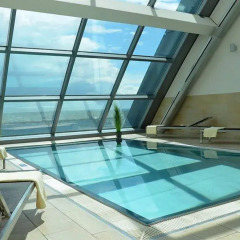 Radisson Blu Hotel, Frankfurt бассейн