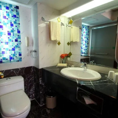 Отель Salvo Hotel Shanghai Китай, Шанхай - 4 отзыва об отеле, цены и фото номеров - забронировать отель Salvo Hotel Shanghai онлайн ванная
